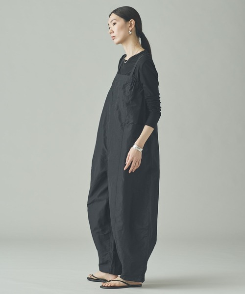 Curensology(カレンソロジー)の「Curensology(カレンソロジー)/ナイロンラミーサロペット(サロペット/オーバーオール・レディース・ブラック/ベージュ・FREE)」の11枚目の写真