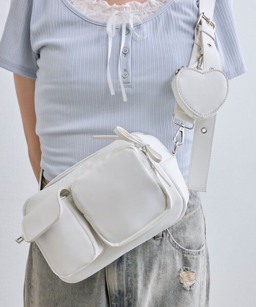 希少な美品 ノベルティグッズ ホワイト ショルダーバッグ BOX付 希少な美品 ノベルティグッズ ホワイト ショルダーバッグ BOX付