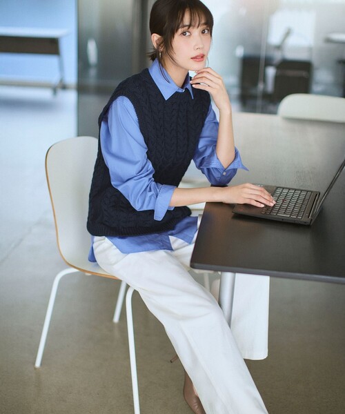 23区 L(ニジュウサンクオオキイサイズ)の「CANCLINI シャーティング ベーシックシャツ(シャツ/ブラウス・レディース・ホワイト系/ブルー系/サックスブルー系/ピンク系その他/イエロー系その他・44/50/48/46)」の6枚目の写真