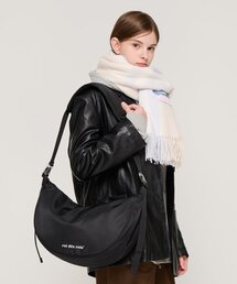 ROIDESROIS（ロワデロワ）の「ハーフサークルラインビッグクロスバッグ（ブラック）（メッセンジャーバッグ）」