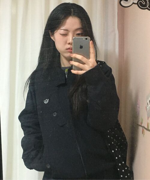 MUSINSA STANDARD WOMAN（ムシンサスタンダードウーマン）の「ウィメンズスリムクルーネック長袖Tシャツ[ダークグレー]（Tシャツ/カットソー・レディース・その他・LARGE/MEDIUM/SMALL/X-SMALL）」の4枚目の写真