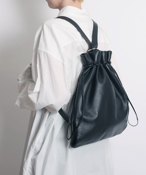 YArKA（ヤーカ）の「【YArKA/ヤーカ】real leather drawstring shoulder & backpack [bdbd5] / 巾着2wayナップサック（バックパック/リュック・メンズ・ブラック・FREE）」の16枚目の写真
