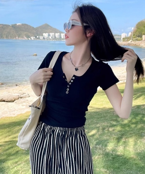 yuue' ( wear )(ユーイ)の「ヘンリーネック半袖Tシャツ(Tシャツ/カットソー・レディース・ブラック/ホワイト/ライトグレー/チャコールグレー/アイボリー・M/L)」の16枚目の写真