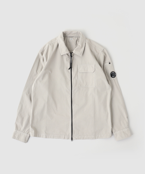C.P. COMPANY（シーピーカンパニー）の「C.P.Company / シーピーカンパニー ORGANIC GABARDINE ZIPPED LENS OS（シャツ/ブラウス・メンズ・ブルー系その他/イエロー/オレンジ/カーキ/グレー/ブラック・MEDIUM/SMALL/LARGE）」の3枚目の写真