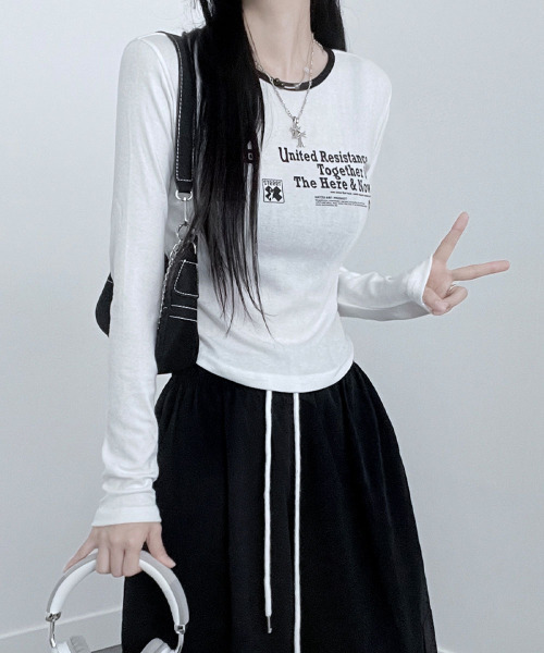 VIVID LADY(ビビッドレディー)の「フロント英字プリント ロンT Tシャツ(Tシャツ/カットソー・レディース・ピンク/カーキ/ブラック/アイボリー・FREE)」の15枚目の写真