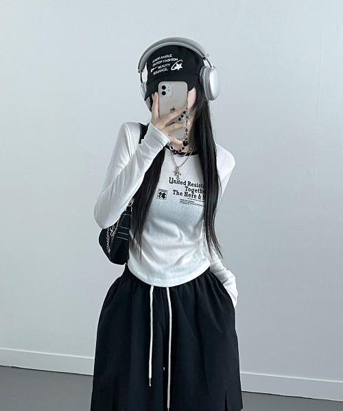 VIVID LADY(ビビッドレディー)の「フロント英字プリント ロンT Tシャツ(Tシャツ/カットソー・レディース・ピンク/カーキ/ブラック/アイボリー・FREE)」の19枚目の写真
