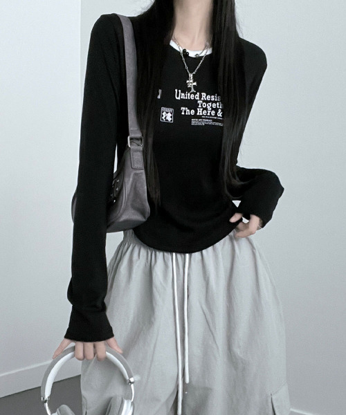 VIVID LADY(ビビッドレディー)の「フロント英字プリント ロンT Tシャツ(Tシャツ/カットソー・レディース・ピンク/カーキ/ブラック/アイボリー・FREE)」の21枚目の写真