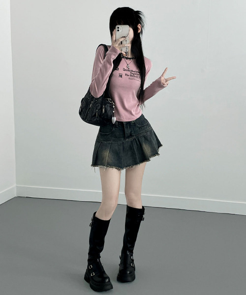 VIVID LADY(ビビッドレディー)の「フロント英字プリント ロンT Tシャツ(Tシャツ/カットソー・レディース・ピンク/カーキ/ブラック/アイボリー・FREE)」の7枚目の写真