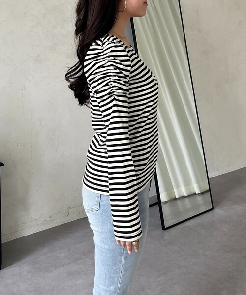 prose verse（プロズヴェール）の「袖シャーリングギャザーボーダートップス（Tシャツ/カットソー・レディース・ブラック系その他・LARGE/MEDIUM）」の2枚目の写真