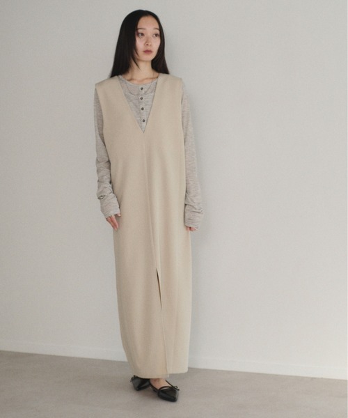 SOYEN(ソイエン)の「2WAYノースリーブVネックロングワンピース(ワンピース・レディース・ベージュ/チャコール・F)」の11枚目の写真