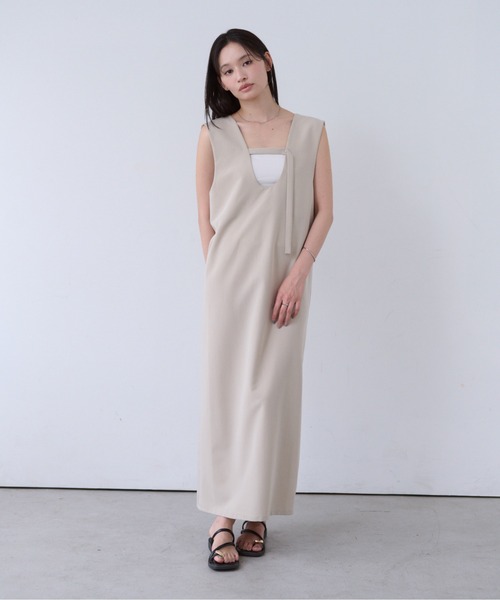 SOYEN(ソイエン)の「2WAYノースリーブVネックロングワンピース(ワンピース・レディース・ベージュ/チャコール・F)」の7枚目の写真