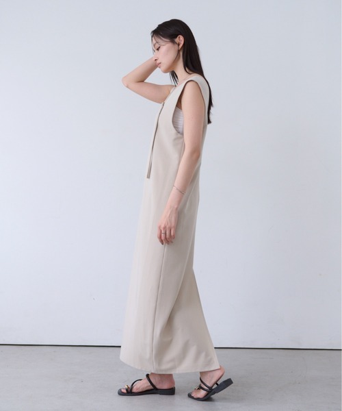 SOYEN(ソイエン)の「2WAYノースリーブVネックロングワンピース(ワンピース・レディース・ベージュ/チャコール・F)」の15枚目の写真