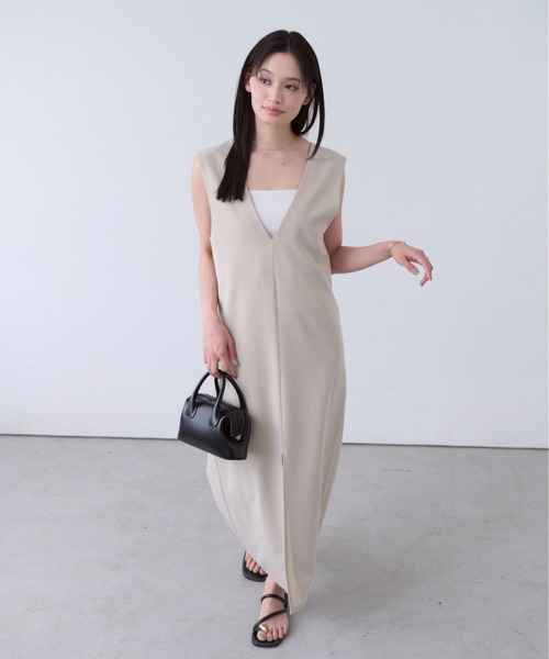 SOYEN(ソイエン)の「2WAYノースリーブVネックロングワンピース(ワンピース・レディース・ベージュ/チャコール・F)」の17枚目の写真