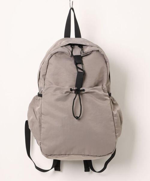 NOMBRE IMPAIR(ノンブルアンペール)の「【BEAURE】別注ナイロンリュック(バックパック/リュック・レディース・グレー/ブラック/ホワイト/サックスブルー/チャコールグレー/ダークブラウン・FREE)」の4枚目の写真