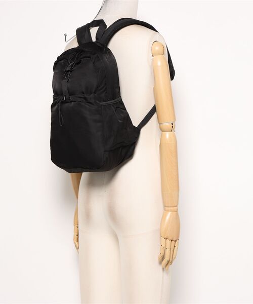 NOMBRE IMPAIR(ノンブルアンペール)の「【BEAURE】別注ナイロンリュック(バックパック/リュック・レディース・グレー/ブラック/ホワイト/サックスブルー/チャコールグレー/ダークブラウン・FREE)」の10枚目の写真