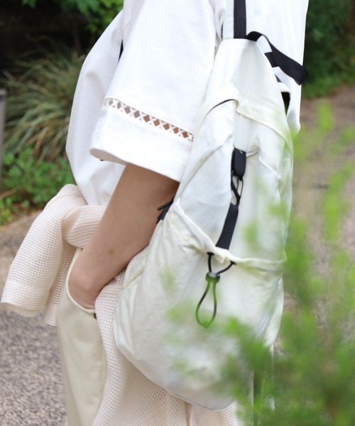 NOMBRE IMPAIR(ノンブルアンペール)の「【BEAURE】別注ナイロンリュック(バックパック/リュック・レディース・グレー/ブラック/ホワイト/サックスブルー/チャコールグレー/ダークブラウン・FREE)」の1枚目の写真