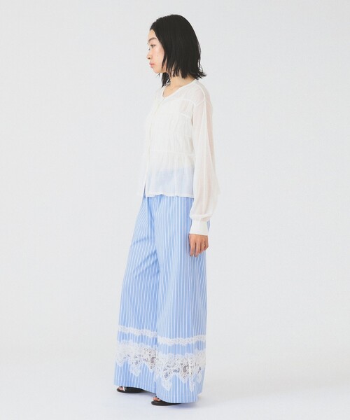 Ray BEAMS(レイビームス)の「【8/13 再値下げ】シアーシャーリング クルーネック カーディガン 26SS 日除け 紫外線対策 冷房対策 春夏 透け感 オフィスカジュアル(カーディガン/ボレロ・レディース・ホワイト/サックスブルー/ブラック・ONE SIZE)」の5枚目の写真