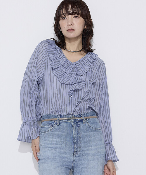 K.T KIYOKO TAKASE（キヨコタカセ）の「シワ加工ストライプ ラッフルシャツブラウス（シャツ/ブラウス・レディース・ホワイト×ネイビー/ブルー系その他・7号/9号）」の11枚目の写真