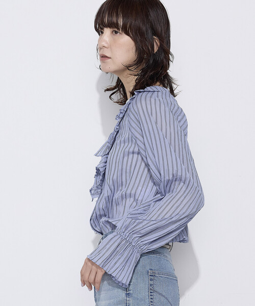 K.T KIYOKO TAKASE（キヨコタカセ）の「シワ加工ストライプ ラッフルシャツブラウス（シャツ/ブラウス・レディース・ホワイト×ネイビー/ブルー系その他・7号/9号）」の13枚目の写真