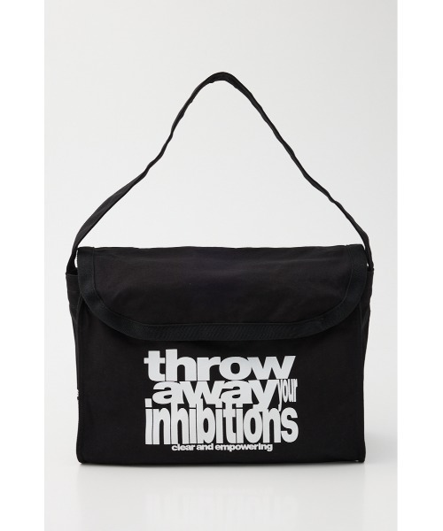 SLY（スライ）の「ESQWE MESSENGER BAGTHROW エスクェメッセンジャーバッグ（ショルダーバッグ・レディース・ブラック・FREE）」の3枚目の写真