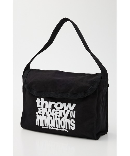 SLY（スライ）の「ESQWE MESSENGER BAGTHROW エスクェメッセンジャーバッグ（ショルダーバッグ・レディース・ブラック・FREE）」の4枚目の写真