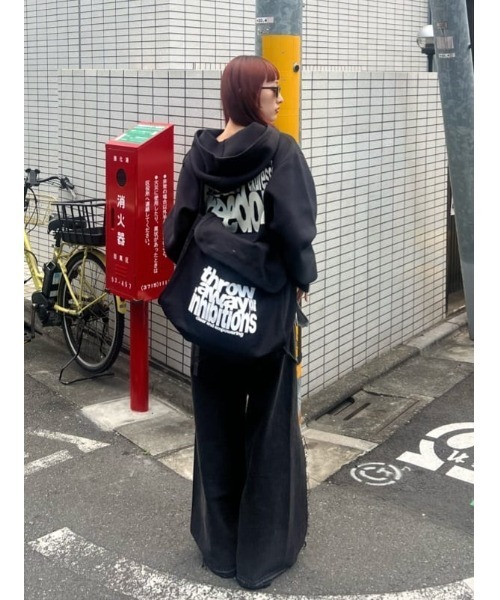 SLY（スライ）の「ESQWE MESSENGER BAGTHROW エスクェメッセンジャーバッグ（ショルダーバッグ・レディース・ブラック・FREE）」の12枚目の写真