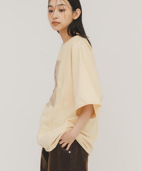 KBF（ケイビーエフ）の「ピンタックフォトプリントTEE（Tシャツ/カットソー・レディース・ネイビー/オフホワイト/イエロー系その他・ONE）」の13枚目の写真