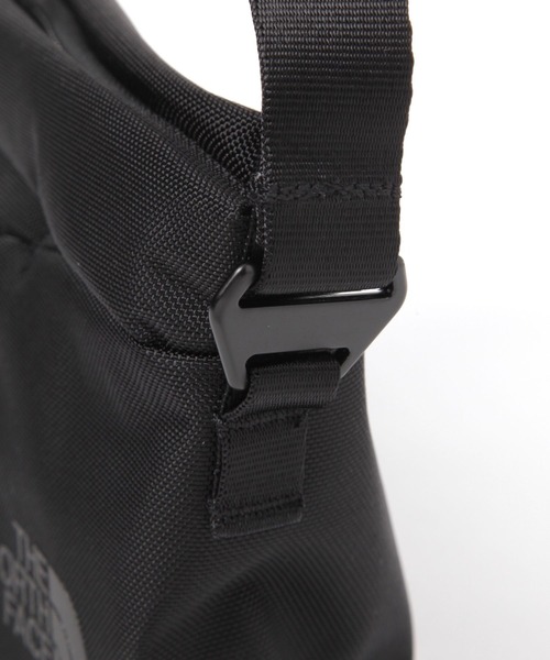 THE NORTH FACE（ザノースフェイス）の「【THE NORTH FACE(ザ・ノース・フェイス)】ピレネーショルダーS（ショルダーバッグ・レディース・ブラック/ライトグレー・FREE）」の7枚目の写真