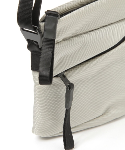 THE NORTH FACE（ザノースフェイス）の「【THE NORTH FACE(ザ・ノース・フェイス)】ピレネーショルダーS（ショルダーバッグ・レディース・ブラック/ライトグレー・FREE）」の12枚目の写真