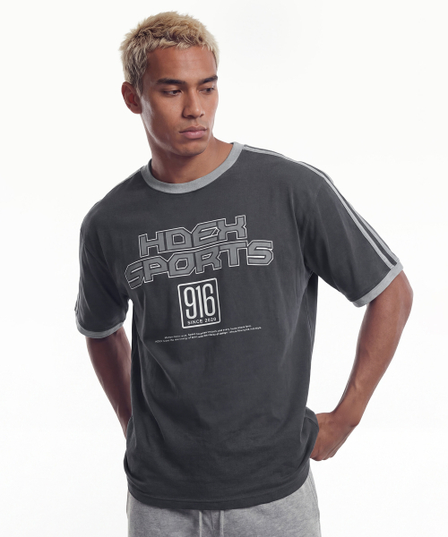 HDEX(エイチデックス)の「フリーリングオーバーフィットショートスリーブ (チャコール)(Tシャツ/カットソー・メンズ・チャコール・MEDIUM/LARGE/X-LARGE/2XL)」の1枚目の写真