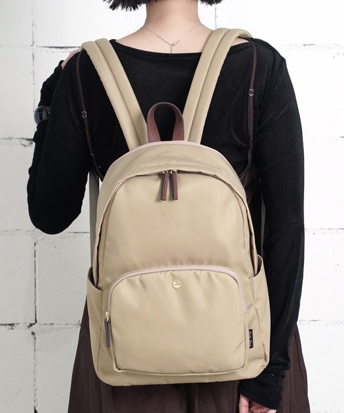 Legato Largo(レガートラルゴ)の「"02"≪Legato Largo≫肩楽 10ポケット/14L ナイロン リュック(バックパック/リュック・レディース・グレー/ライトブラウン/ブラック/ベージュ/ネイビー・ONE SIZE)」の4枚目の写真