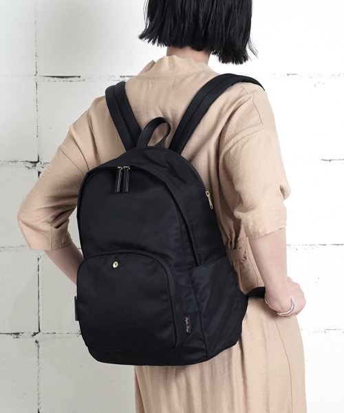 Legato Largo(レガートラルゴ)の「"02"≪Legato Largo≫肩楽 10ポケット/14L ナイロン リュック(バックパック/リュック・レディース・グレー/ライトブラウン/ブラック/ベージュ/ネイビー・ONE SIZE)」の7枚目の写真