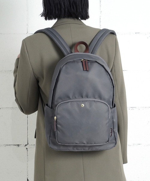 Legato Largo(レガートラルゴ)の「"02"≪Legato Largo≫肩楽 10ポケット/14L ナイロン リュック(バックパック/リュック・レディース・グレー/ライトブラウン/ブラック/ベージュ/ネイビー・ONE SIZE)」の9枚目の写真