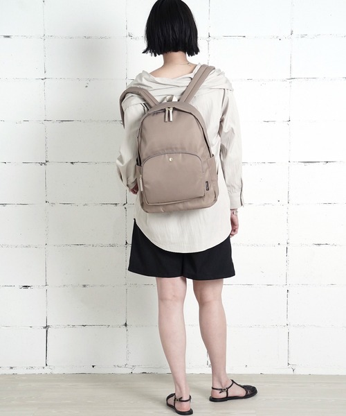 Legato Largo(レガートラルゴ)の「"02"≪Legato Largo≫肩楽 10ポケット/14L ナイロン リュック(バックパック/リュック・レディース・グレー/ライトブラウン/ブラック/ベージュ/ネイビー・ONE SIZE)」の10枚目の写真
