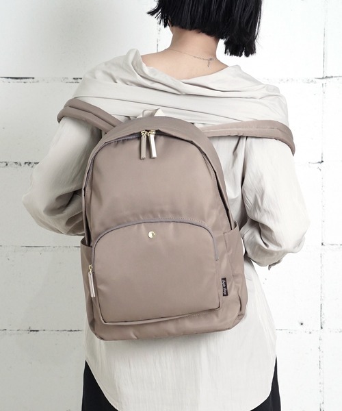 Legato Largo(レガートラルゴ)の「"02"≪Legato Largo≫肩楽 10ポケット/14L ナイロン リュック(バックパック/リュック・レディース・グレー/ライトブラウン/ブラック/ベージュ/ネイビー・ONE SIZE)」の11枚目の写真