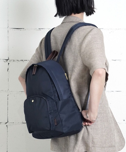 Legato Largo(レガートラルゴ)の「"02"≪Legato Largo≫肩楽 10ポケット/14L ナイロン リュック(バックパック/リュック・レディース・グレー/ライトブラウン/ブラック/ベージュ/ネイビー・ONE SIZE)」の15枚目の写真