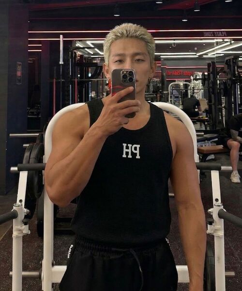 PHERMENON(フェルメノン)の「スタンダードPH切り替えノースリーブ - ブラック(Tシャツ/カットソー・メンズ・ブラック・1/2)」の9枚目の写真