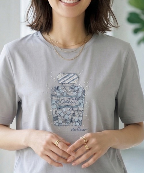 Belta attrice（ベルタアトリーチェ）の「オーストラリアコットン 強撚フライス ビーズ刺繍 香水ボトルTシャツ / 日本製 半袖トップス（Tシャツ/カットソー・レディース・ホワイト/グレー/サックスブルー・FREE）」の4枚目の写真