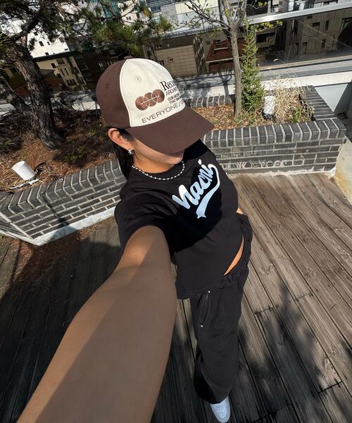 MACNI(マクニ)の「RETRO LOGO CROP T-SHIRT BLACK(Tシャツ/カットソー・レディース・ブラック・FREE)」の5枚目の写真