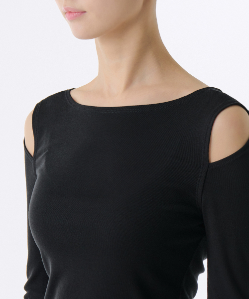 MUSINSA STANDARD WOMAN（ムシンサスタンダードウーマン）の「ウィメンズRTスリムカットアウト長袖Tシャツ[ブラック]（Tシャツ/カットソー・レディース・その他・SMALL/X-SMALL/MEDIUM/LARGE）」の4枚目の写真