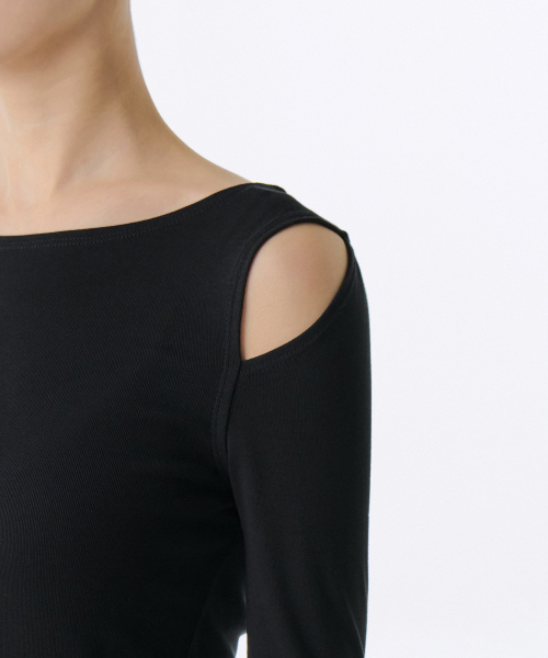 MUSINSA STANDARD WOMAN（ムシンサスタンダードウーマン）の「ウィメンズRTスリムカットアウト長袖Tシャツ[ブラック]（Tシャツ/カットソー・レディース・その他・SMALL/X-SMALL/MEDIUM/LARGE）」の3枚目の写真