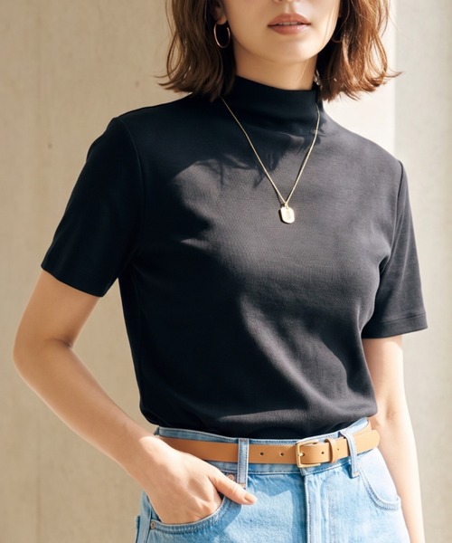 Belta attrice(ベルタアトリーチェ)の「【汗冷え防止】強撚コットン100 モックネック 半袖 フライス Tシャツ / 薄手インナー(Tシャツ/カットソー・レディース・ダークオレンジ/ブルー/カーキ/ブラック/ライトグレー/ダークグリーン/グレイッシュベージュ/ボルドー/ダークブルー・FREE/M~L/フリー)」の2枚目の写真