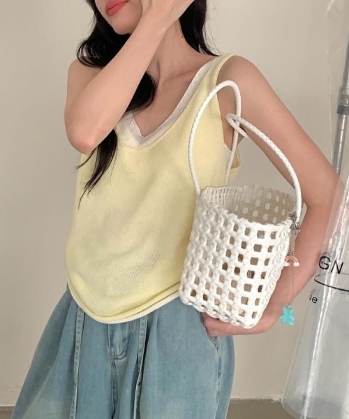 Teem Store（チームストア）の「【５色展開】配色レイヤード風ニットキャミソール（キャミソール・レディース・イエロー/ホワイト/レッド/ブラック/ブルー・F）」の7枚目の写真