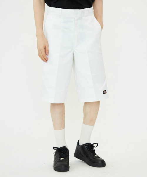 Dickies(ディッキーズ)の「Dickies/ディッキーズ 13" ワークショーツ ルーズフィット "42283"(チノパンツ・メンズ・ホワイト/ブラック/ライトベージュ/ダークグリーン/ヘザーチャコール/チャコールグレー/パープル/イエロー/オレンジ/ロイヤルブルー/ネイビー/レッド/グリーン/ピンク/ダークブラウン/オリーブ/カーキ・34/36/28/30/32)」の2枚目の写真
