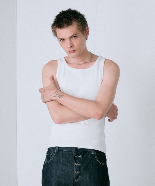 Regen Glanz(レーゲングランツ)の「modern standard rib tank top / モダンスタンダードリブタンクトップ(タンクトップ・メンズ・ブラック/ライトホワイト・MEDIUM/LARGE/SMALL)」の4枚目の写真