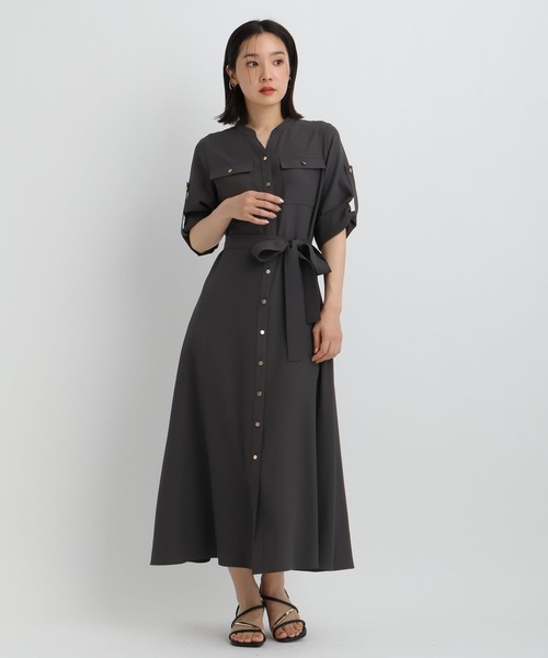 Andemiu(アンデミュウ)の「【WEB限定】キンボタンサファリワンピース半袖685208(ワンピース・レディース・チャコールグレー/ブラウン/ネイビー・FREE)」の4枚目の写真
