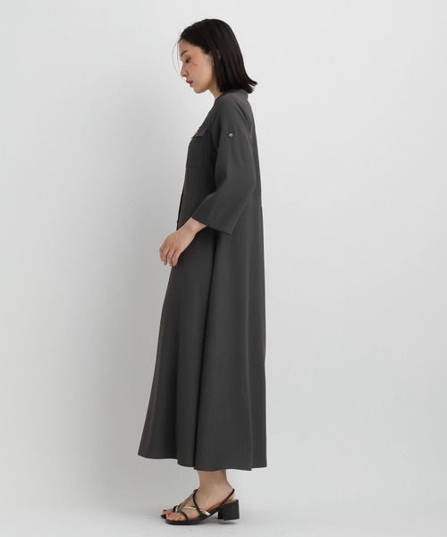 Andemiu(アンデミュウ)の「【WEB限定】キンボタンサファリワンピース半袖685208(ワンピース・レディース・チャコールグレー/ブラウン/ネイビー・FREE)」の18枚目の写真