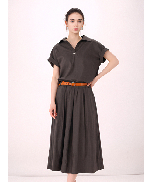ACUD(アクド)の「Half Sleeve Glossy Set-up _Brown(ワンピース・レディース・ブラウン・FREE)」の2枚目の写真