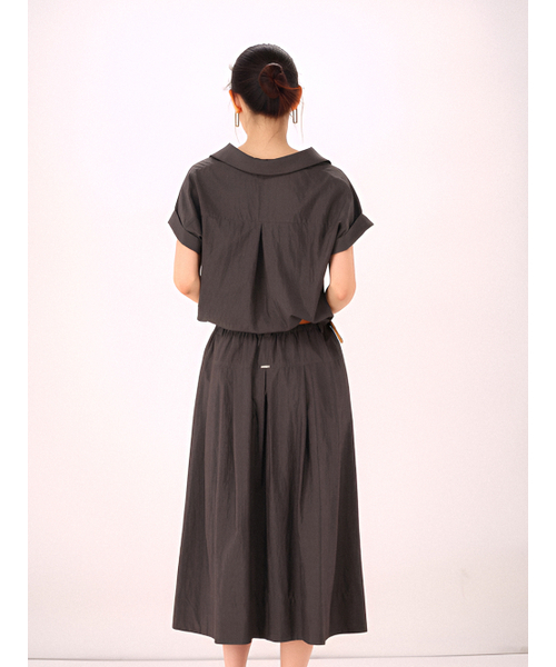 ACUD(アクド)の「Half Sleeve Glossy Set-up _Brown(ワンピース・レディース・ブラウン・FREE)」の5枚目の写真