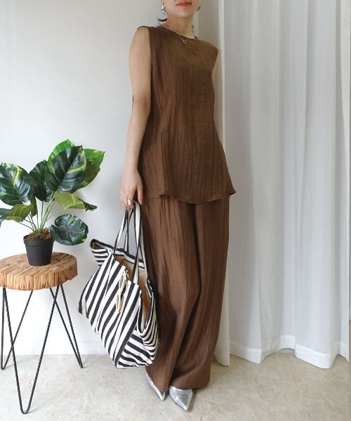 CORNERS(コーナーズ)の「接触冷感シアーリネンタッチノースリーブブラウス【セットアップ可能】(シャツ/ブラウス・レディース・カーキ/ブラック/ブラウン/ベージュ・M)」の17枚目の写真